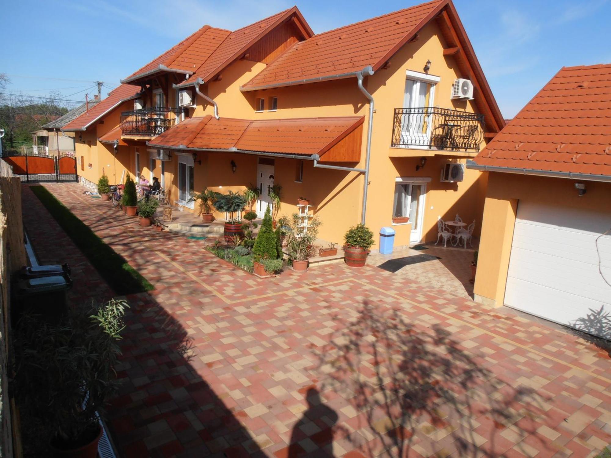Gal Apartmanhaz ฮอร์กานี ภายนอก รูปภาพ